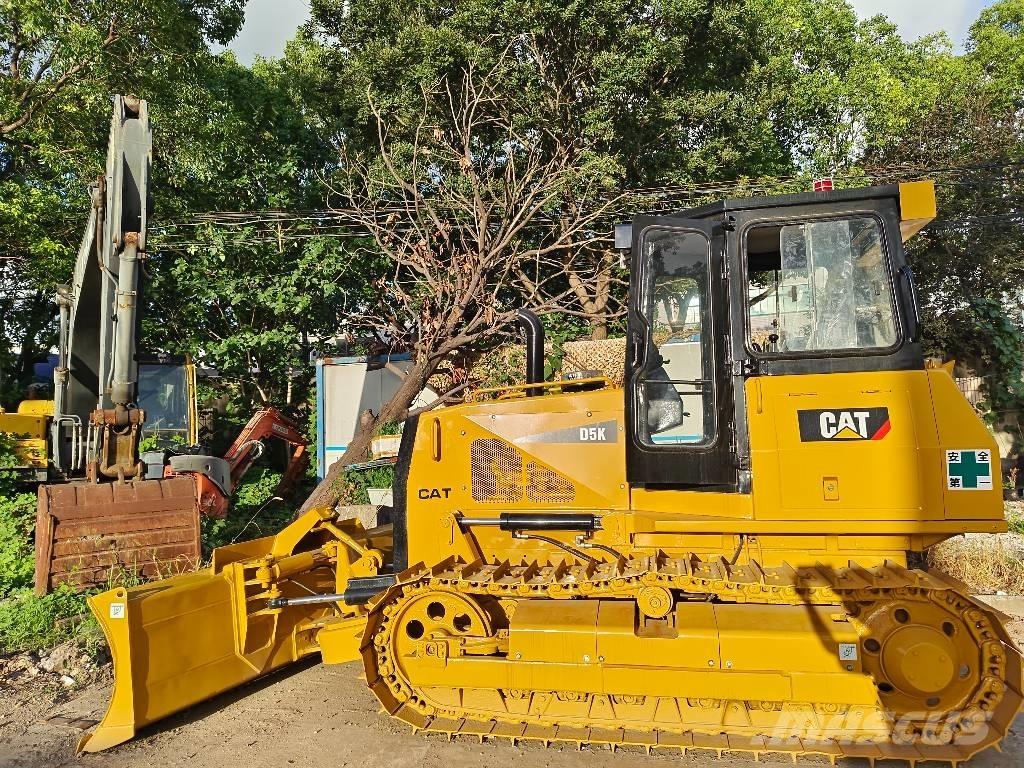 CAT D 5 K Buldozer sobre oruga