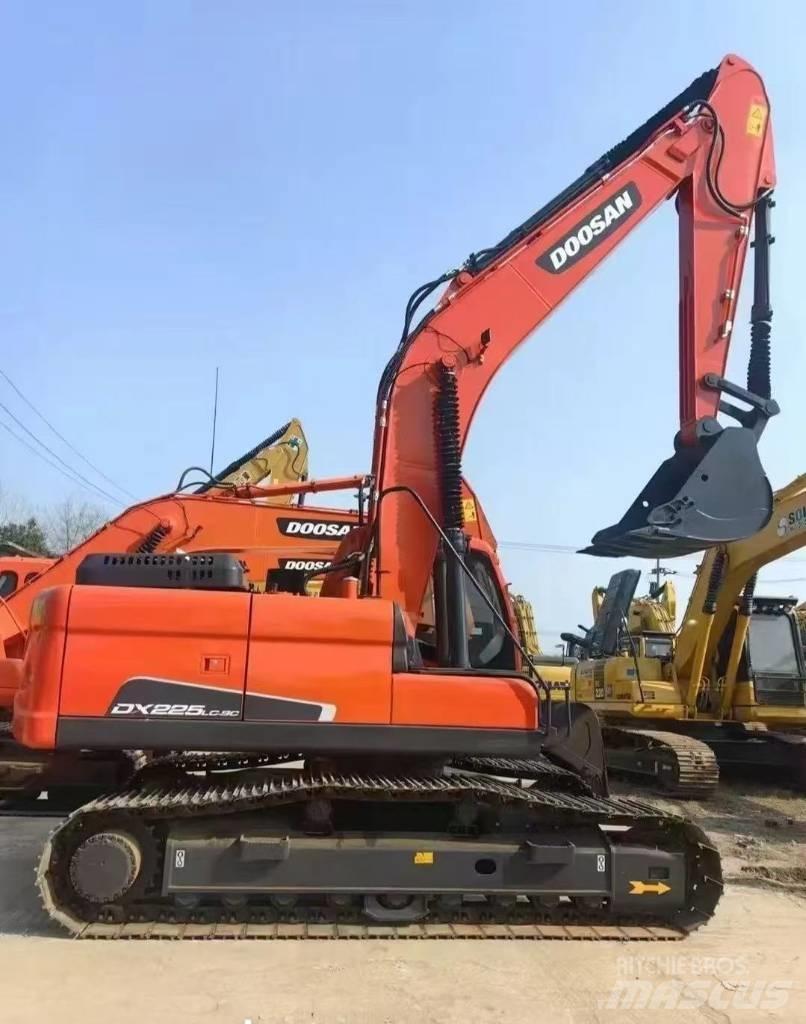 Doosan DX 225 LC Excavadoras de cadenas