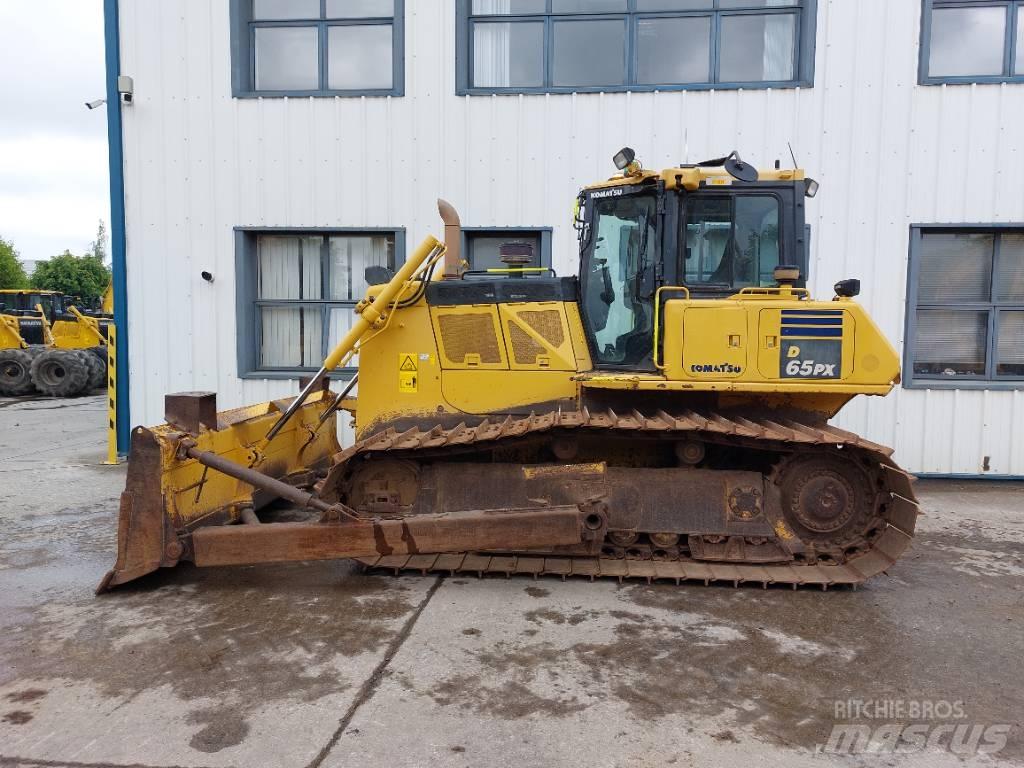 Komatsu D65PX-18 Buldozer sobre oruga