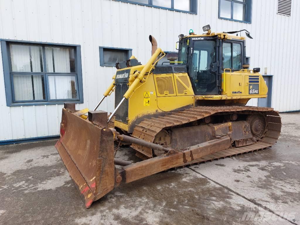 Komatsu D65PX-18 Buldozer sobre oruga