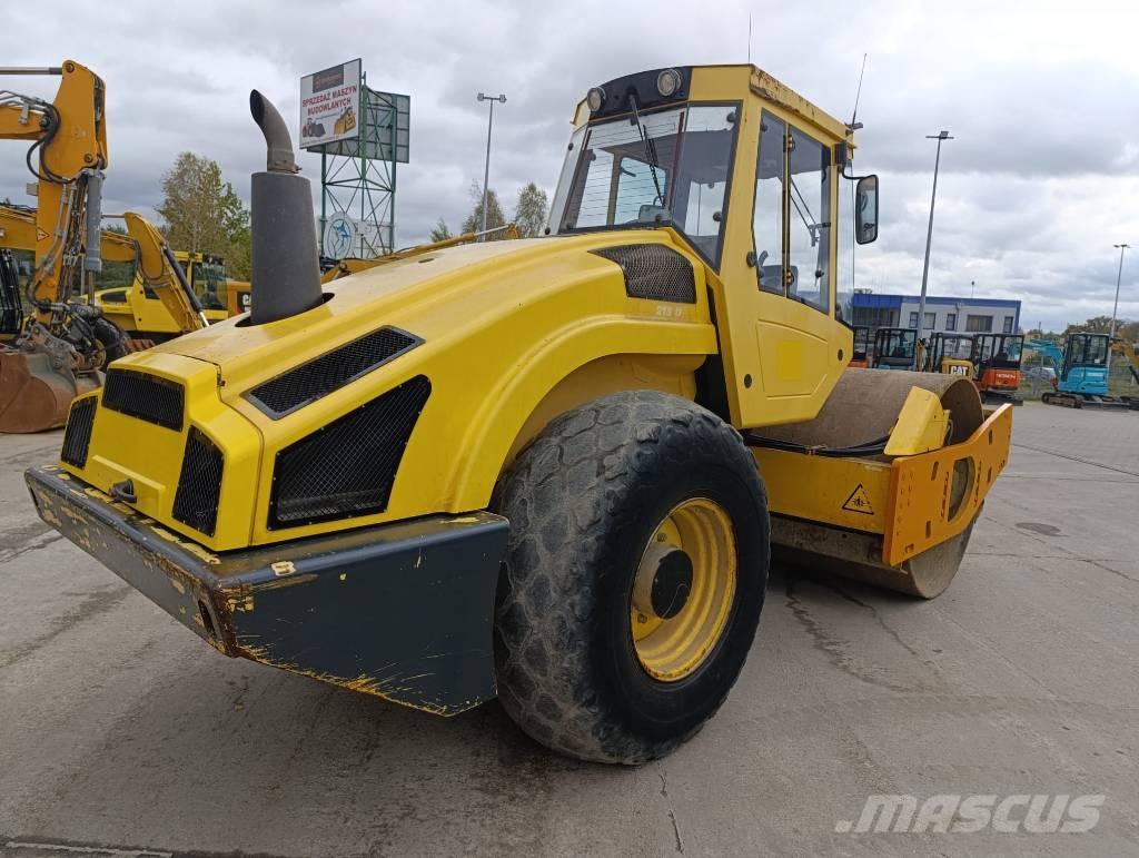 Bomag BW 213 D-4 Rodillos de un solo tambor