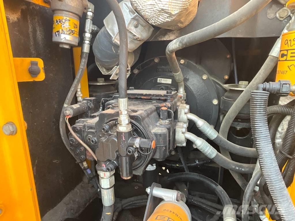 JCB JS 130 LC 4F Excavadoras de cadenas