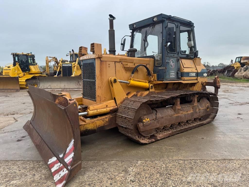 Komatsu D 58 E-1 Buldozer sobre oruga