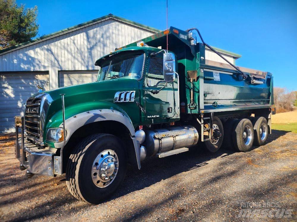 Mack CTP 713 B Camiones bañeras basculantes o volquetes