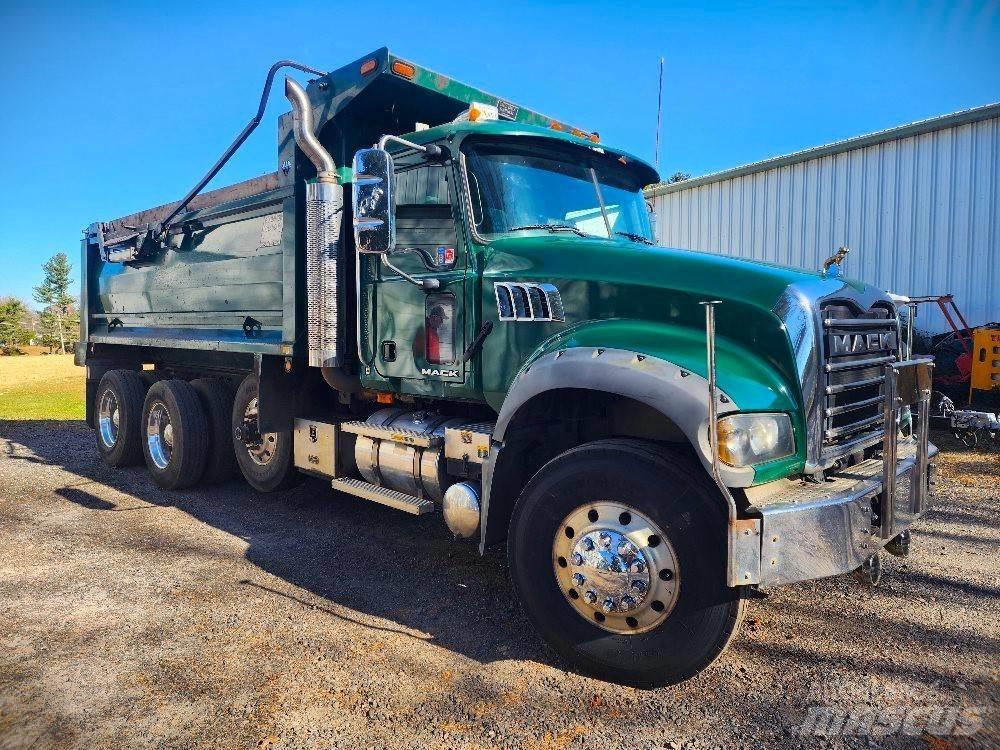Mack CTP 713 B Camiones bañeras basculantes o volquetes