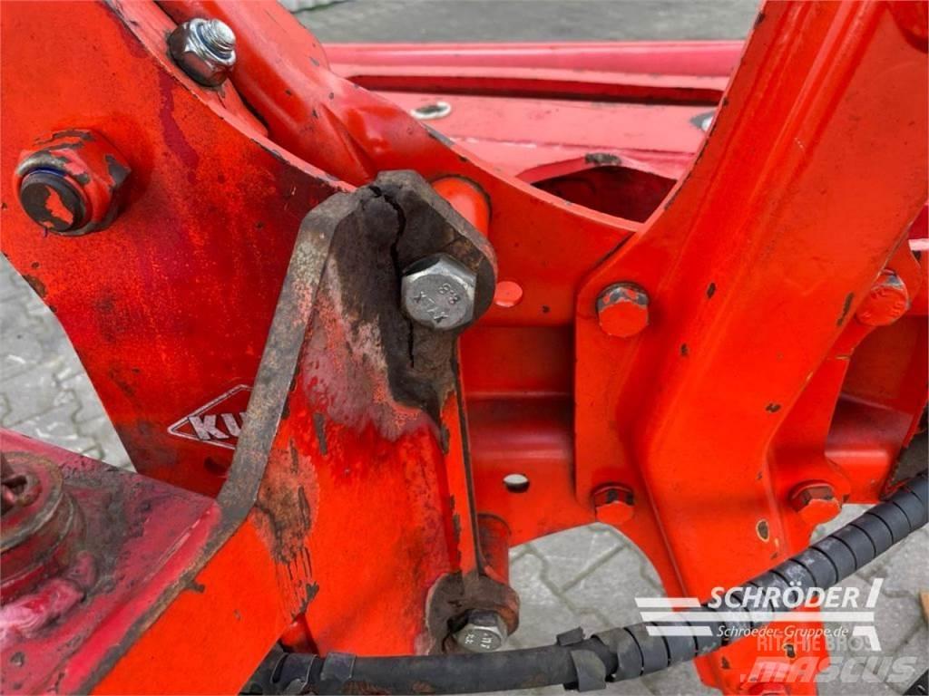 Kuhn MULTI 12 Arados reversibles suspendidos