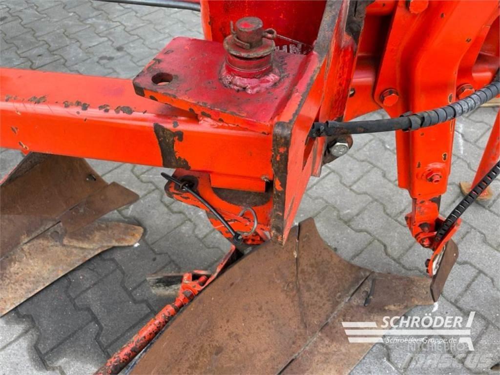 Kuhn MULTI 12 Arados reversibles suspendidos