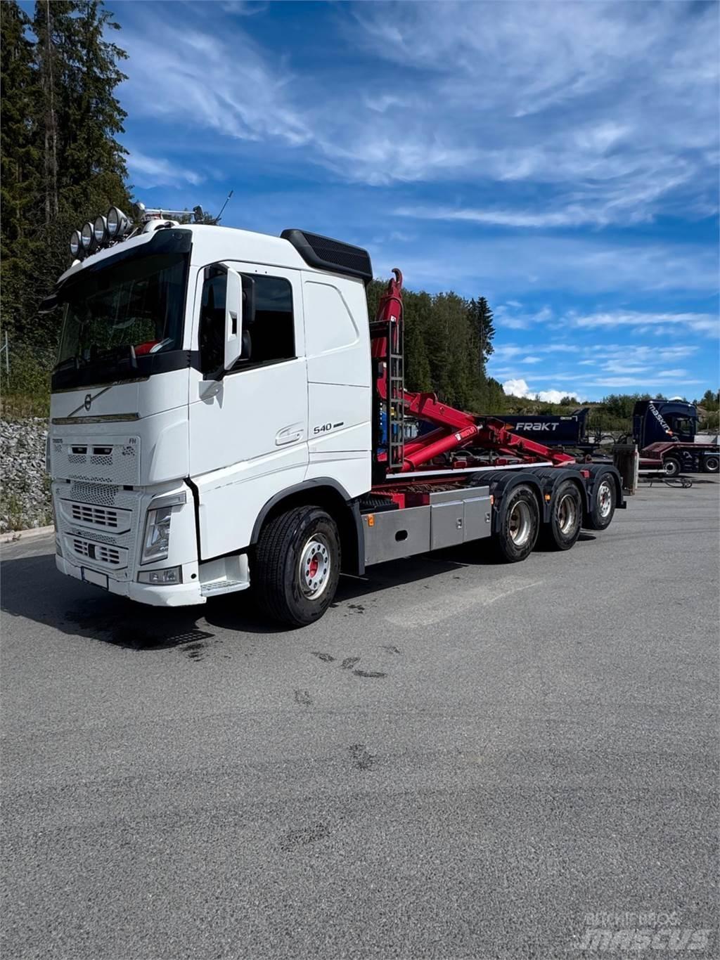 Volvo FH 540 8X4 Camiones polibrazo