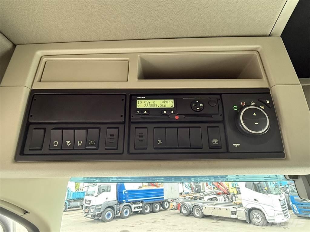 Volvo FH 540 8X4 Camiones polibrazo