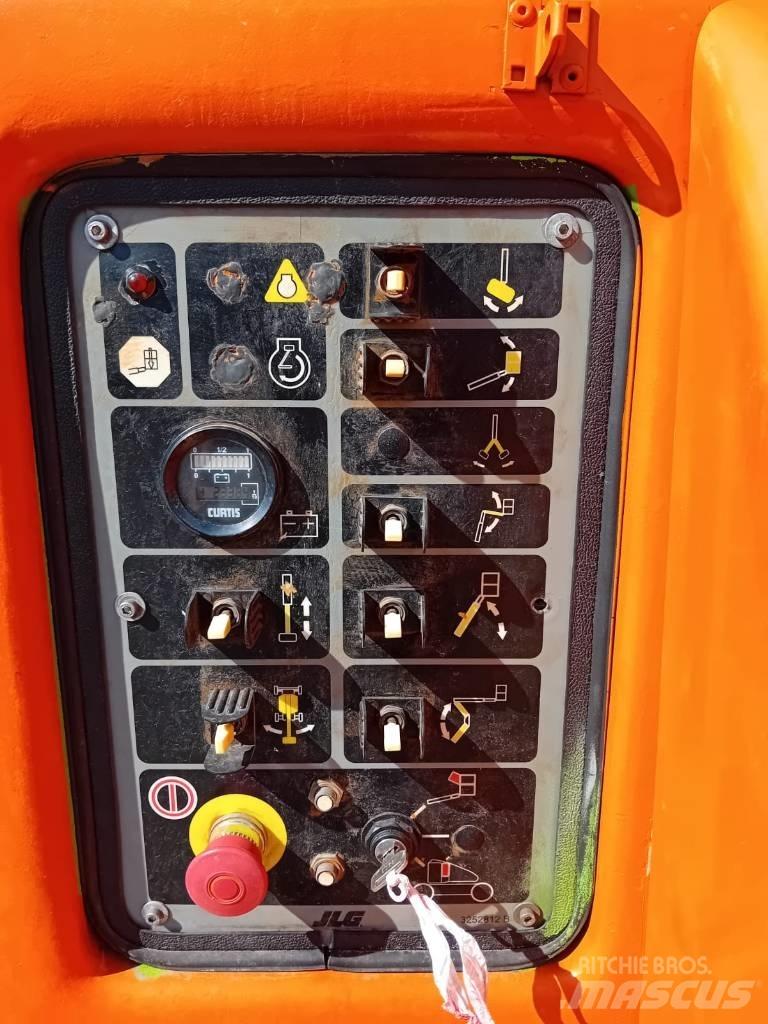JLG E 450 AJ Plataforma de trabajo articulada