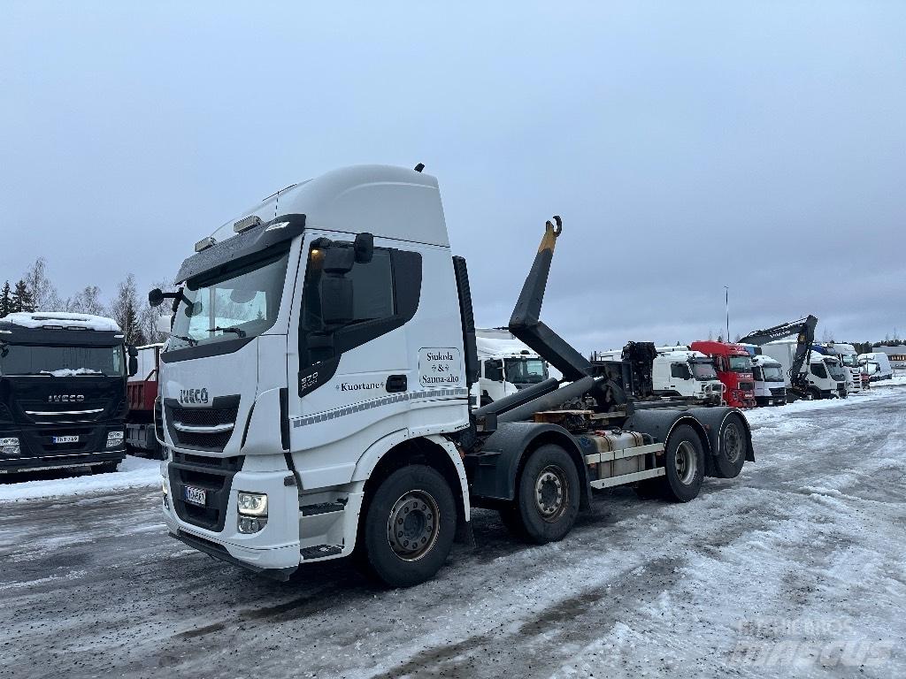 Iveco X-Way 560 8x2 Camiones polibrazo