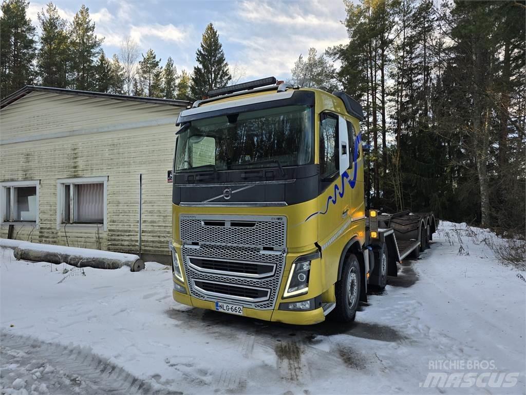 Volvo FH 16 750 Camiones de transporte de maquinaria forestal