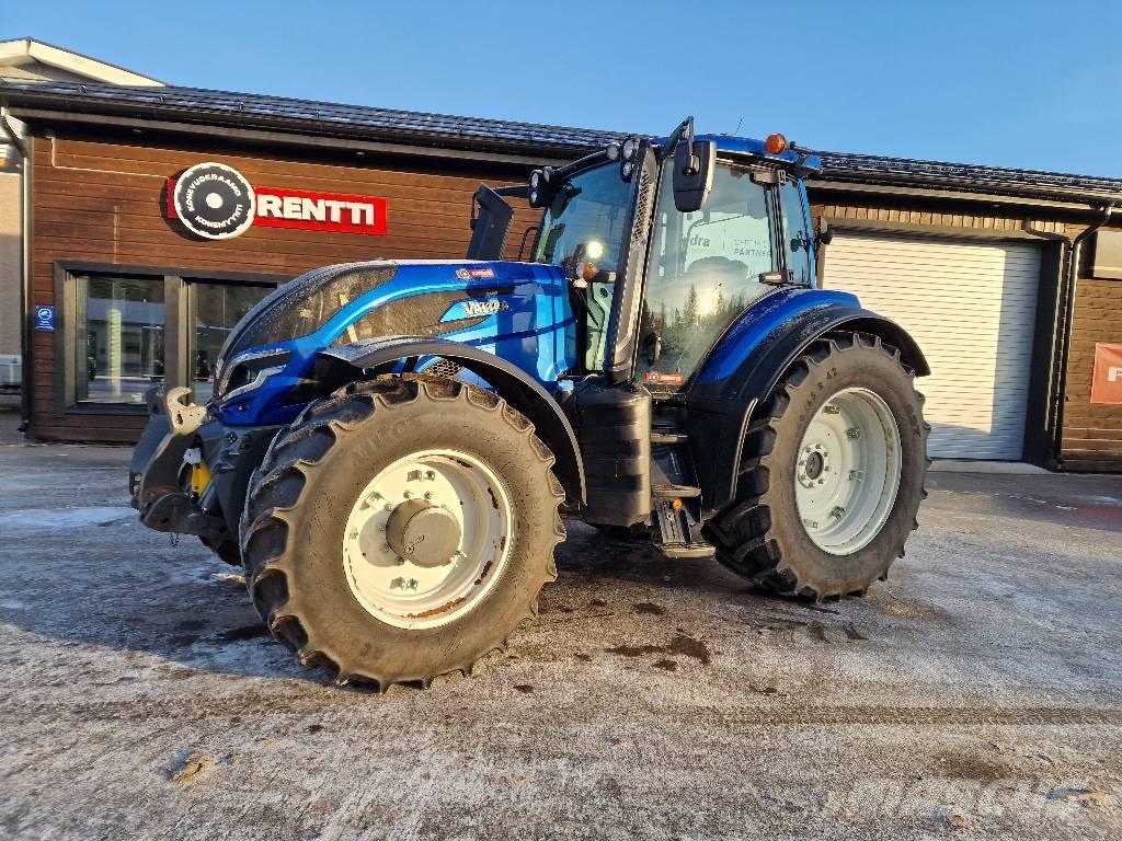 Valtra T 215 V Tractores
