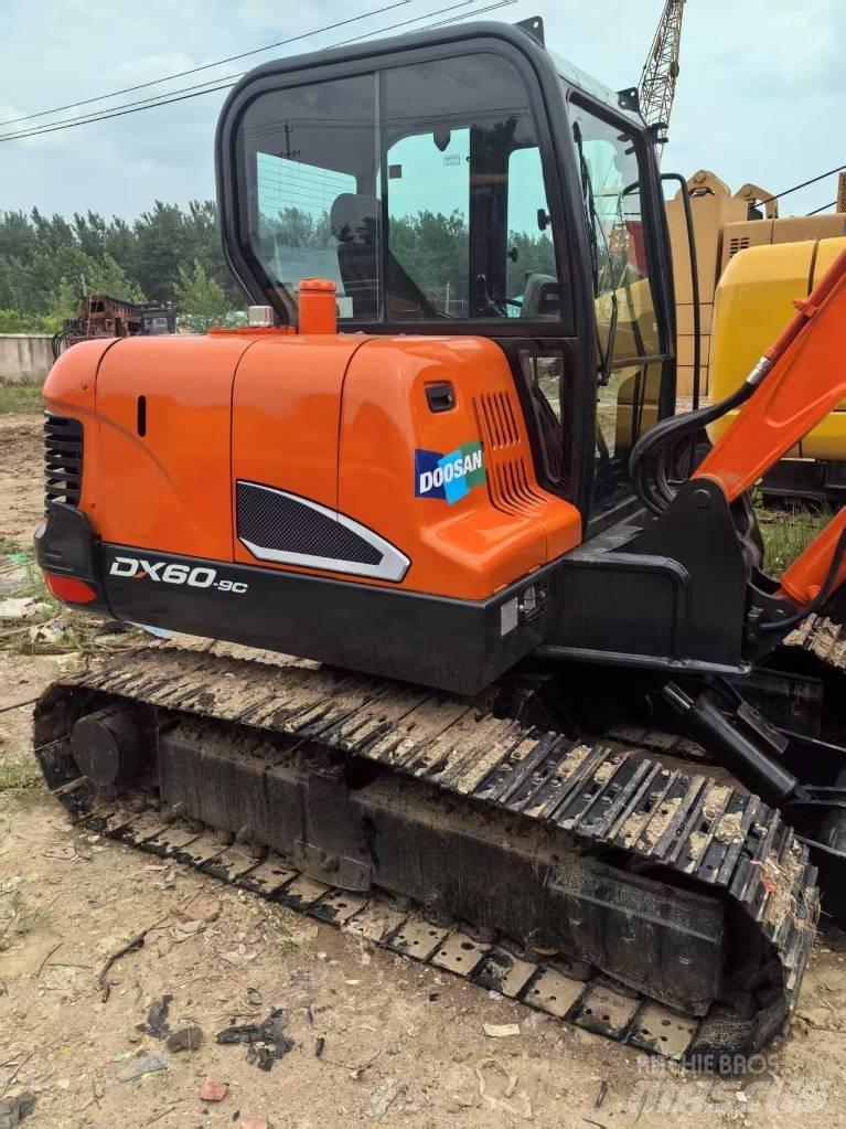 Doosan DX 60 Excavadoras de cadenas