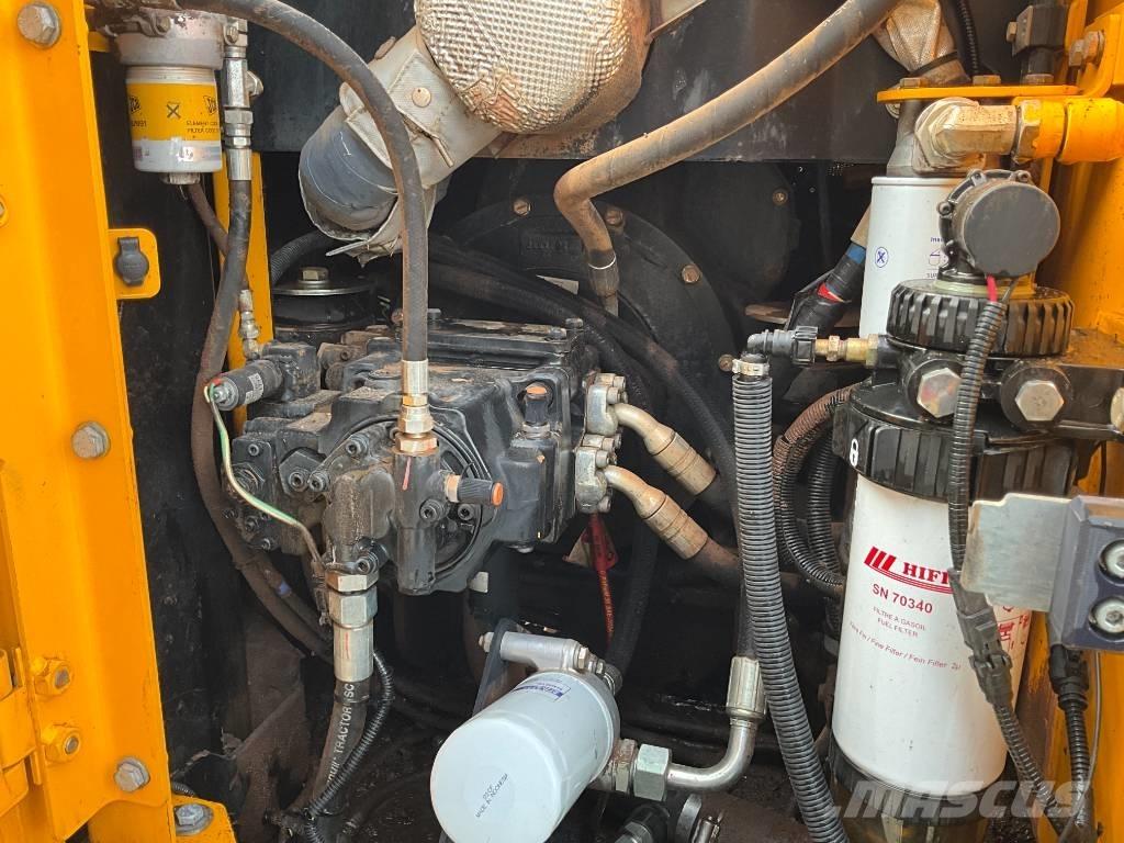 JCB JS 130 LC Excavadoras de cadenas