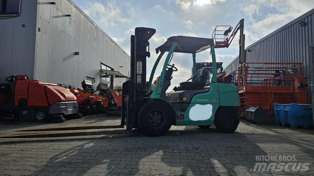 Mitsubishi FG 35 N Carretillas LPG