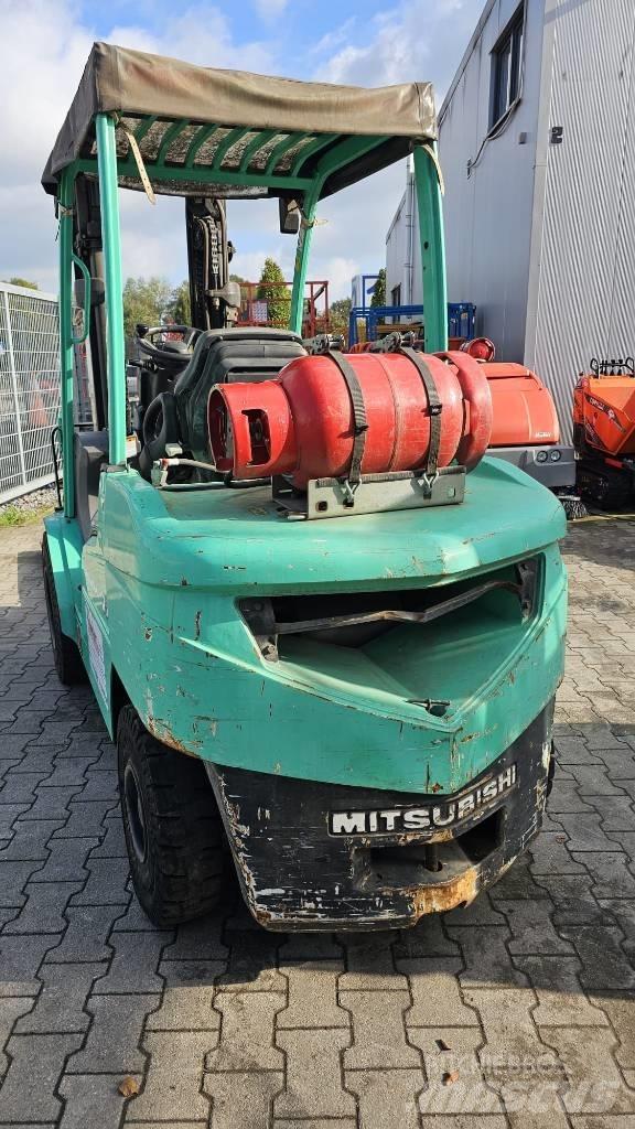 Mitsubishi FG 35 N Carretillas LPG