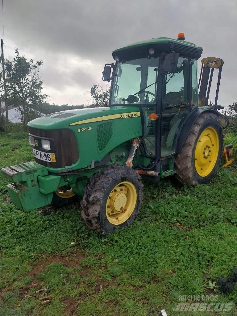 John Deere 5075 E Tractores