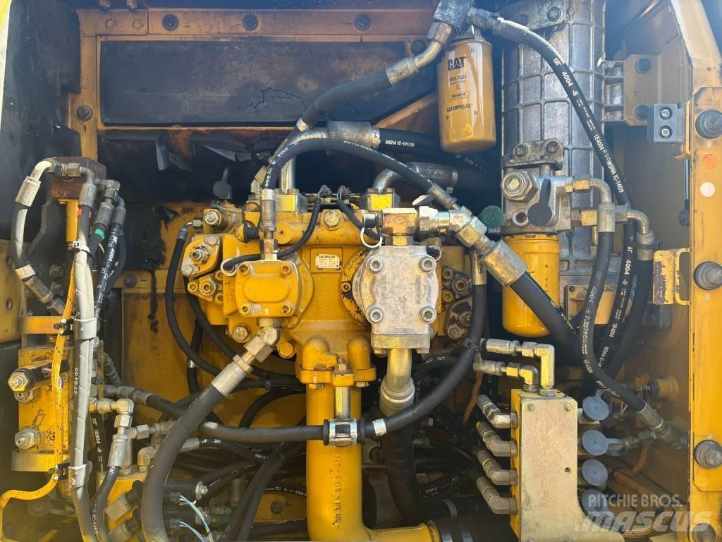 CAT 323 D L Excavadoras de cadenas