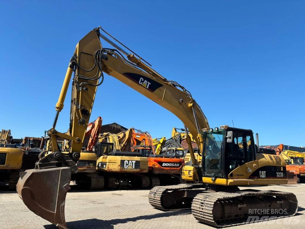 CAT 323 D L Excavadoras de cadenas