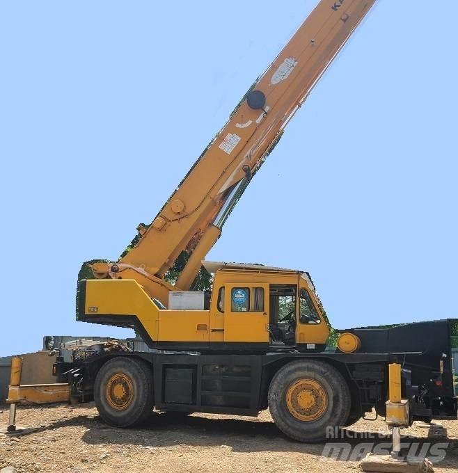 Kato KR35H-V Grúas autopropulsadas
