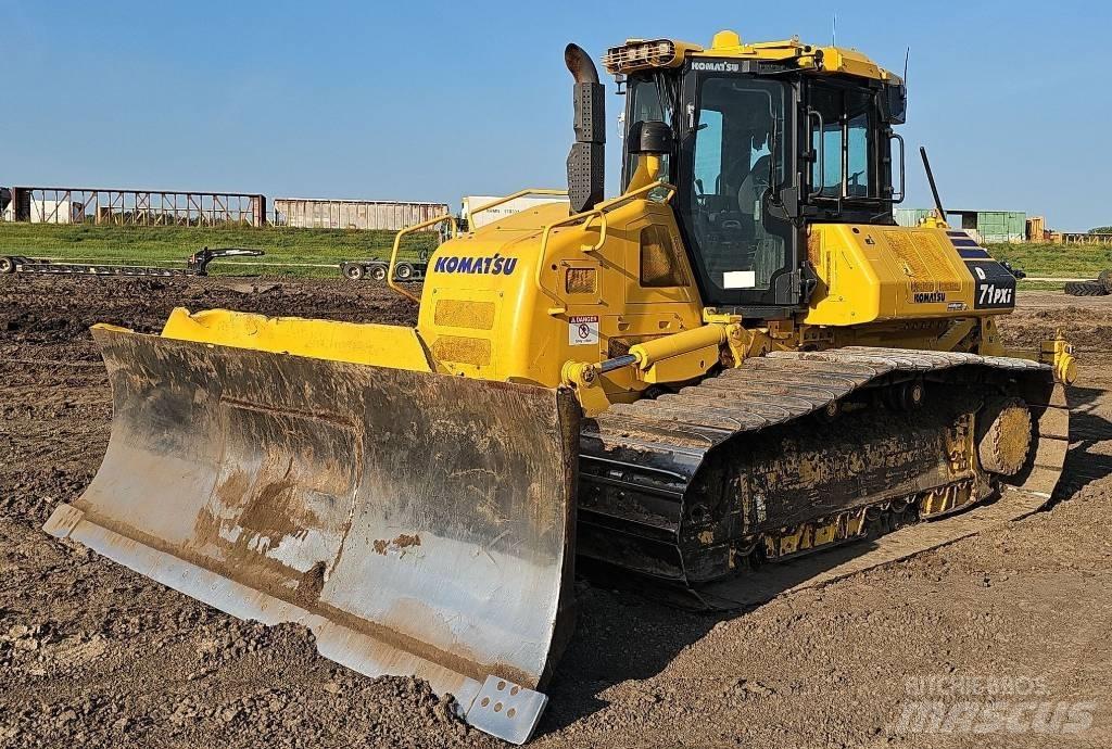 Komatsu D 71 PXI-24 Buldozer sobre oruga