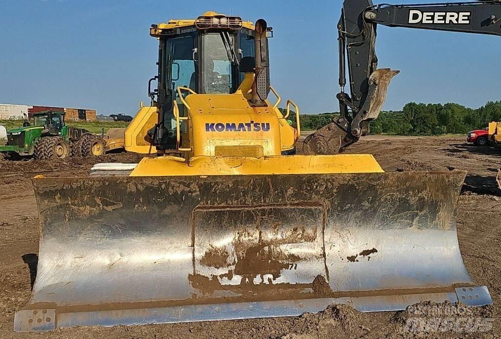 Komatsu D 71 PXI-24 Buldozer sobre oruga