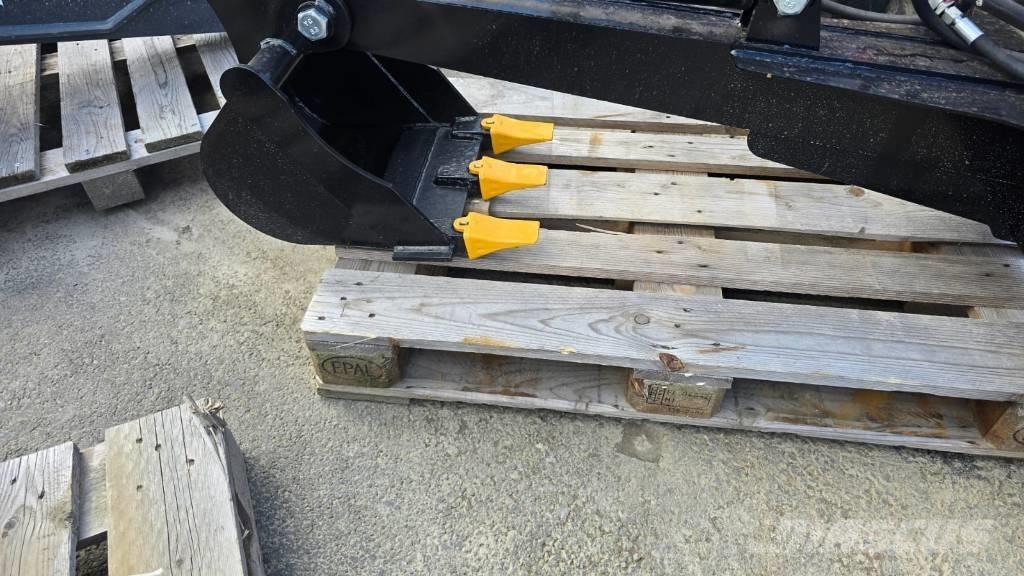  Grävarm Avant bobcat Minicargadoras