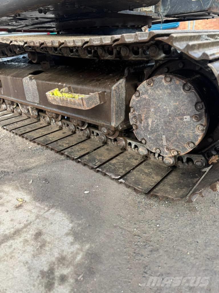 Hitachi ZX 135 US Excavadoras de cadenas