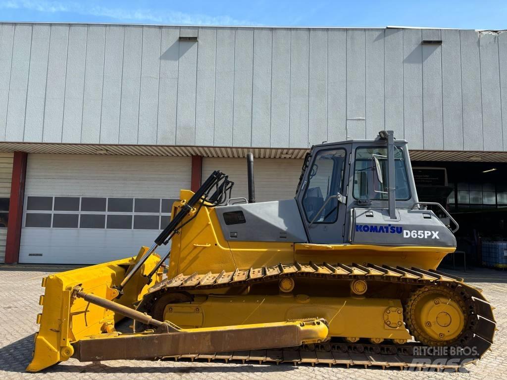 Komatsu D 65 PX-12 Buldozer sobre oruga