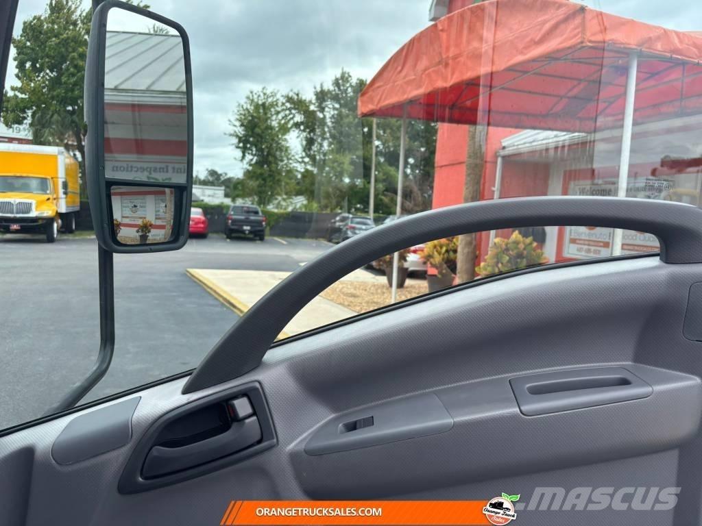 Isuzu NQR Camiones caja cerrada