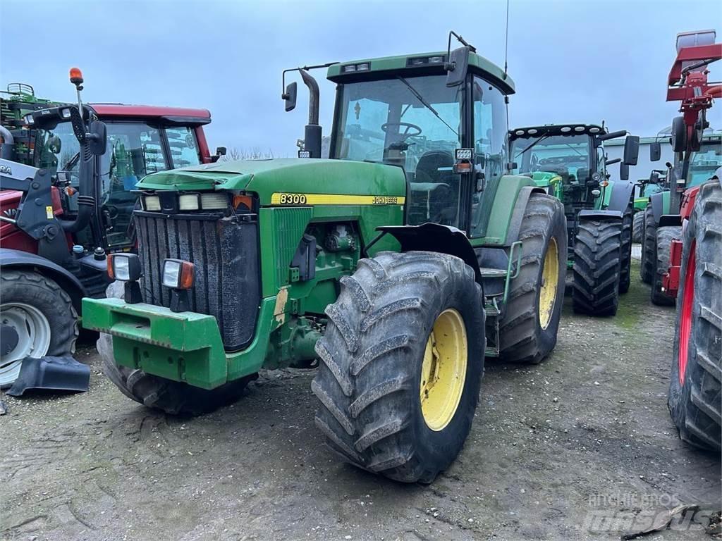 John Deere 8100 Tractores