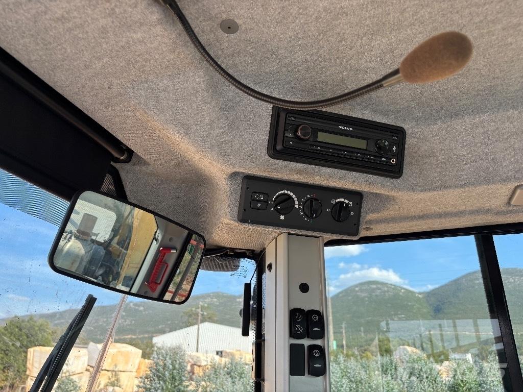 Volvo L 260 H Cargadoras sobre ruedas