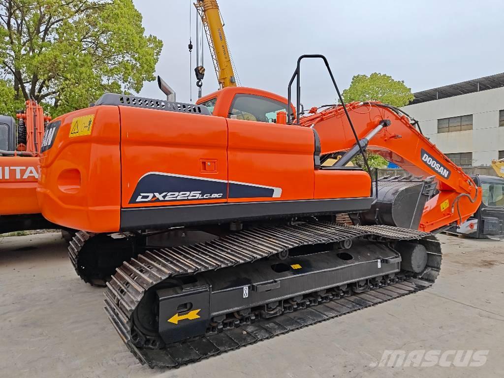 Doosan DX 225 LC Excavadoras de cadenas