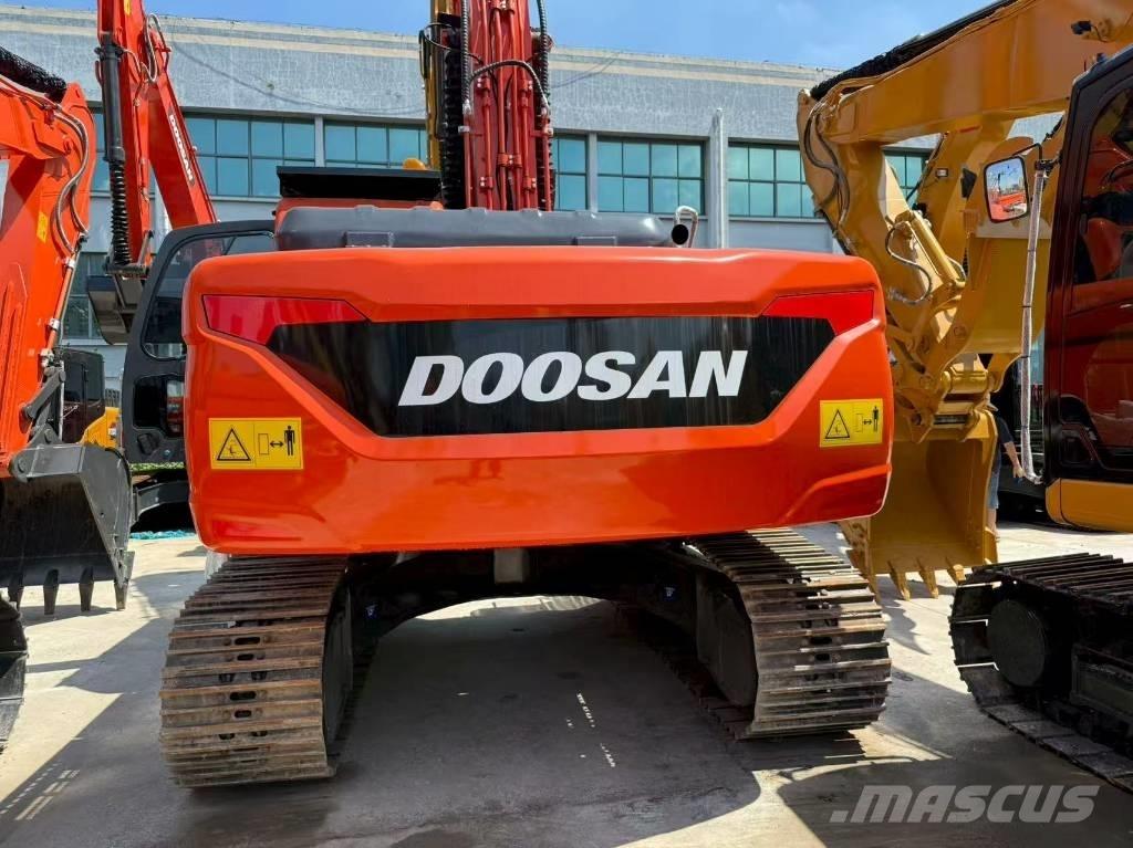 Doosan DX 225 Excavadoras de cadenas