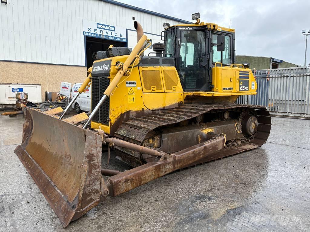 Komatsu D65PX-18 Buldozer sobre oruga
