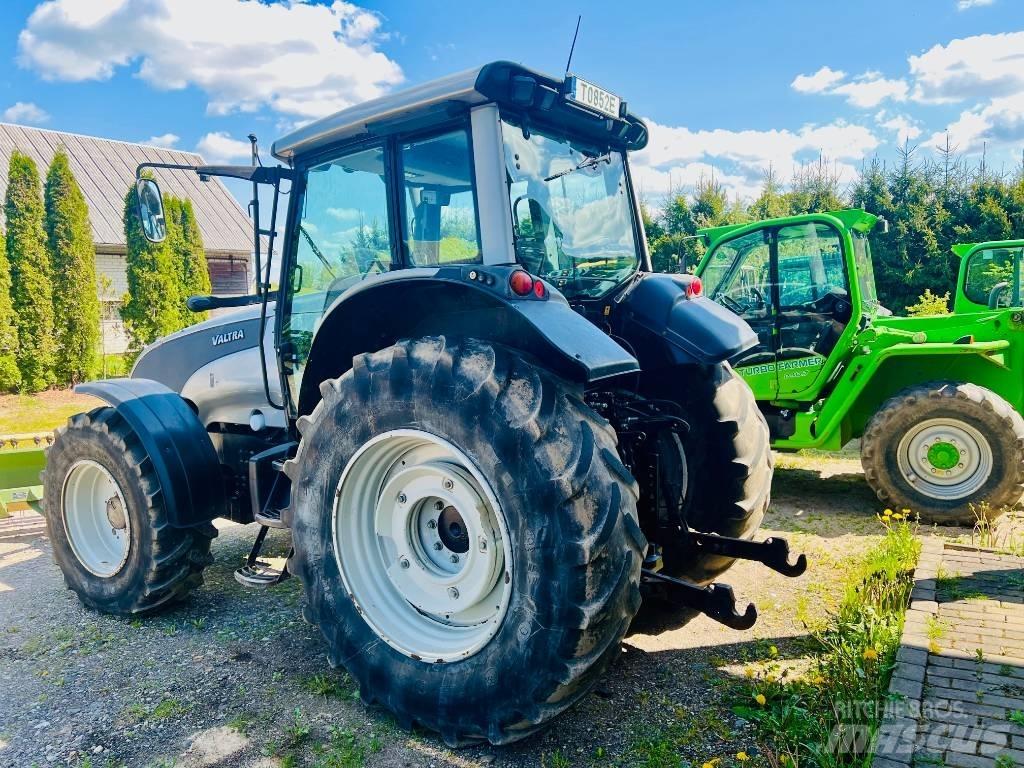 Valtra T 121 Tractores