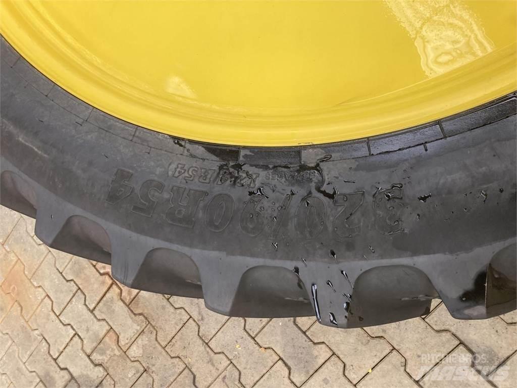 BKT 320/90R54 Neumáticos, ruedas y llantas
