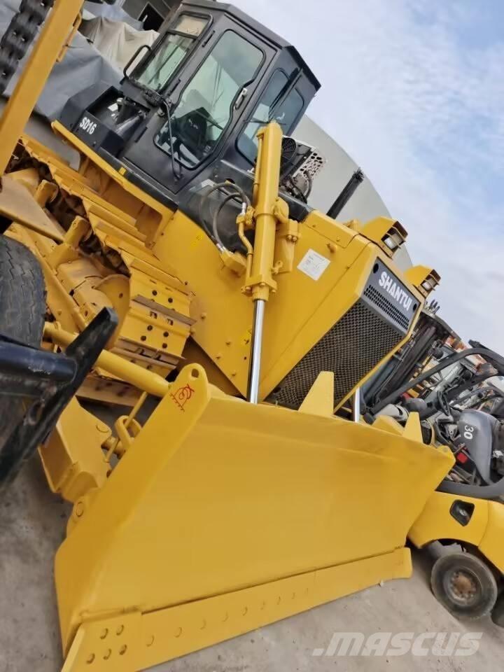 Shantui SD 16 Buldozer sobre oruga