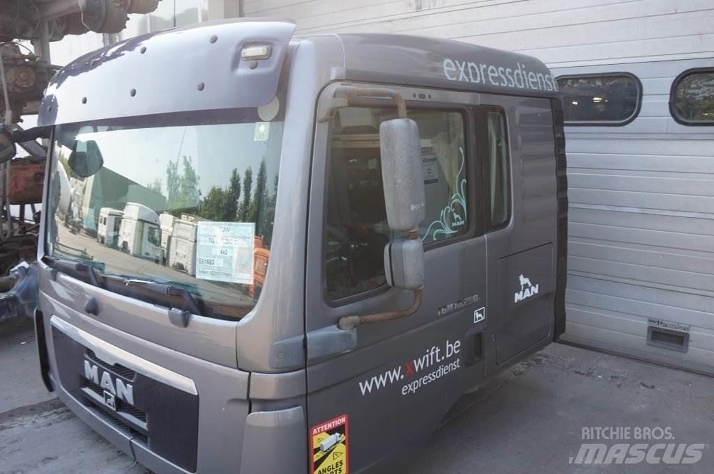MAN F99L34 TGM Cabinas e interior