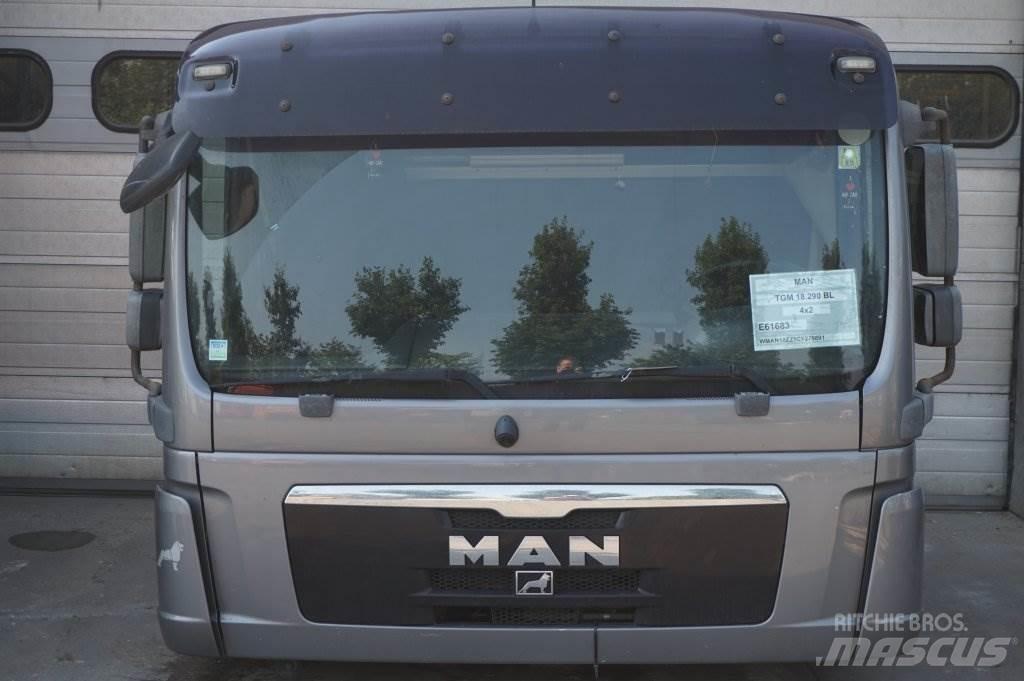 MAN F99L34 TGM Cabinas e interior
