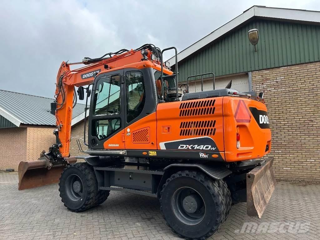 Doosan DX140W-5 Excavadoras de ruedas