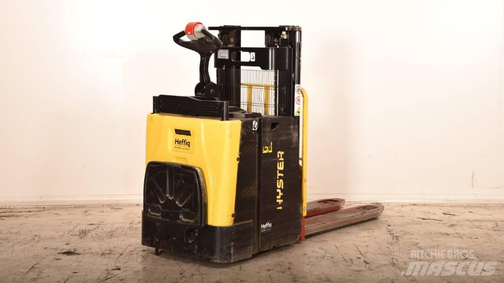 Hyster P2.0SD Transpaletas Eléctricas con plataforma