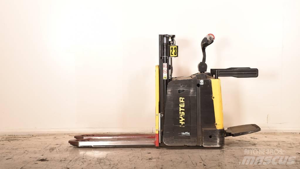 Hyster P2.0SD Transpaletas Eléctricas con plataforma