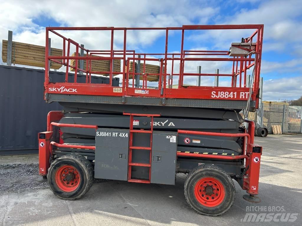 SkyJack SJ 8841 RT Plataformas tijera