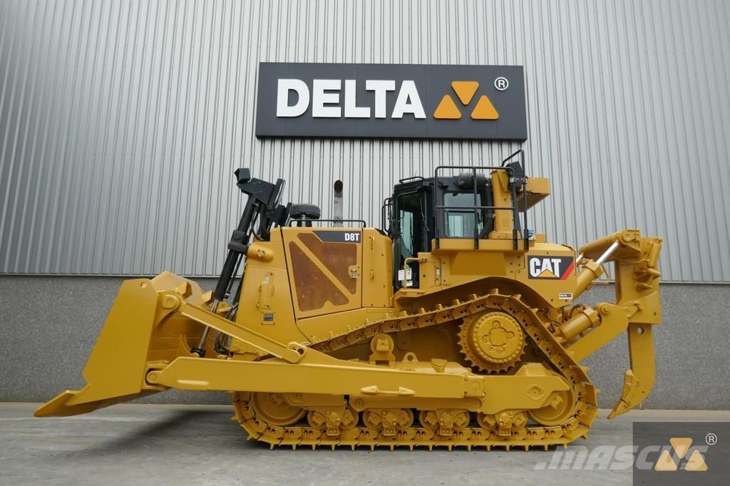 CAT D8T Buldozer sobre oruga