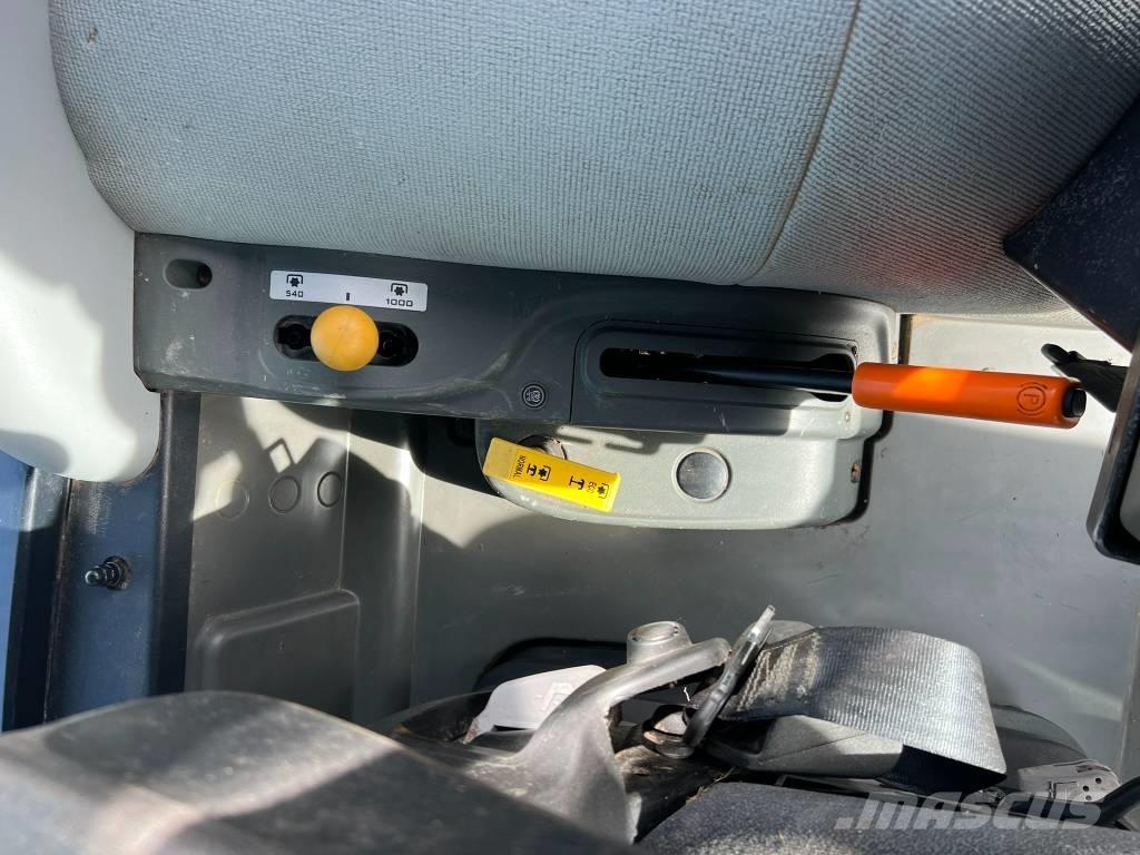 CLAAS Atos 230 Tractores