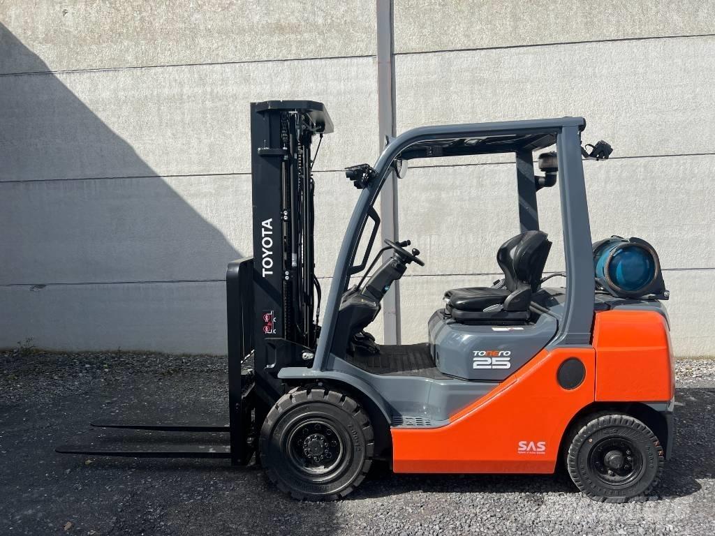 Toyota 02-8 FGF 25 Carretillas LPG