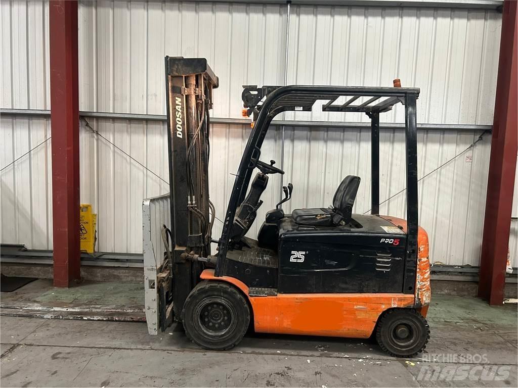 Doosan B25X-5 Carretillas de horquilla eléctrica
