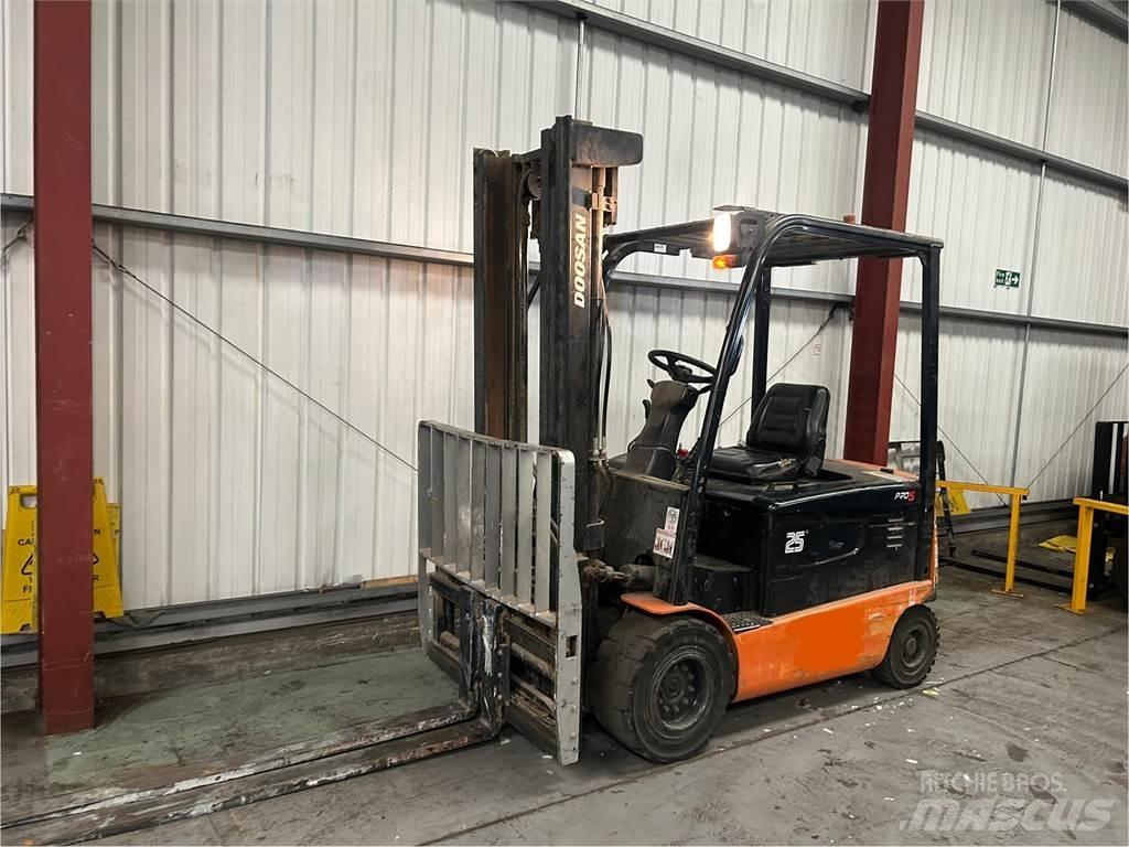 Doosan B25X-5 Carretillas de horquilla eléctrica